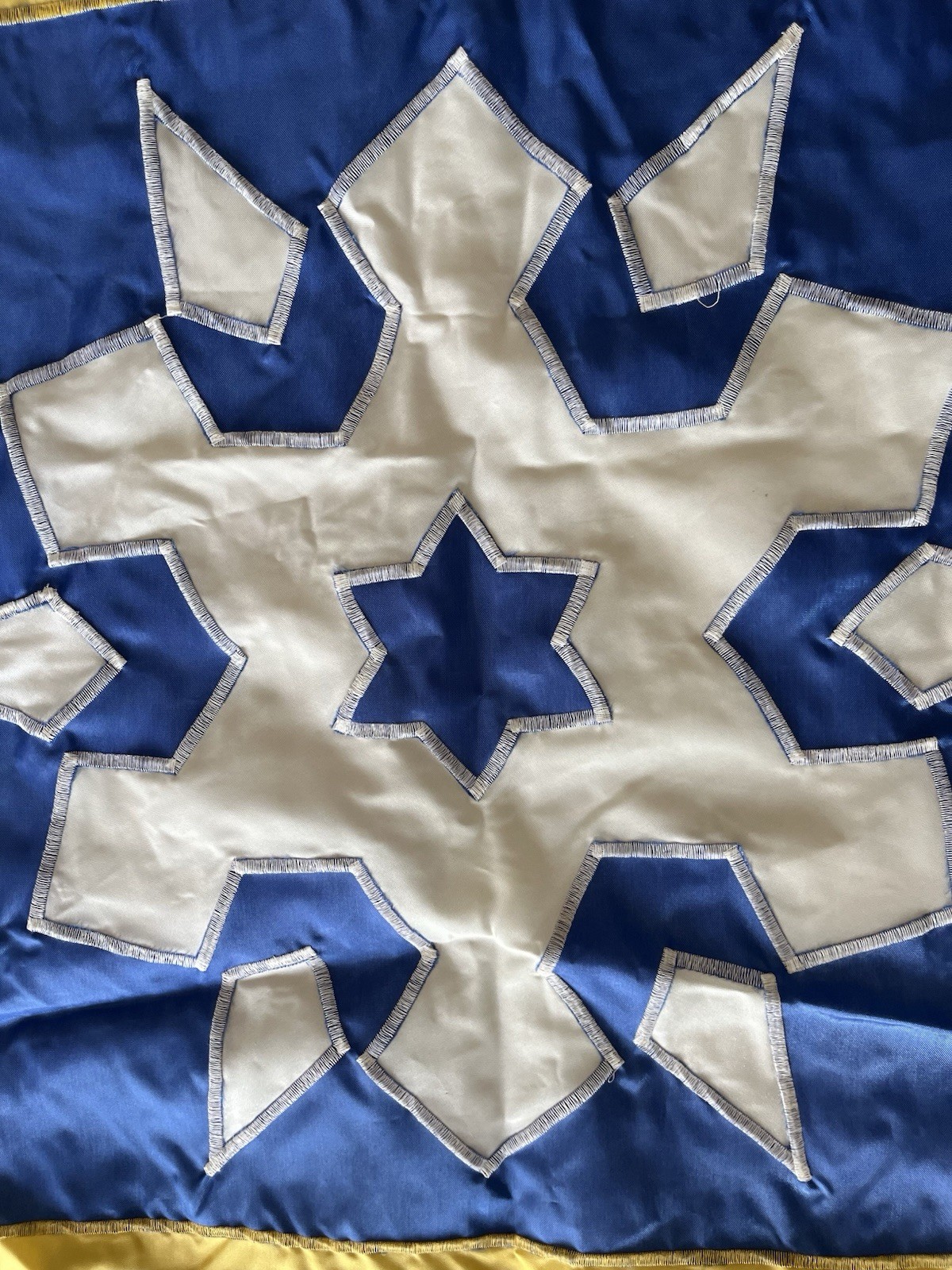 Vtg 1990s Windsport Mitten Garden House Flag Snowflake Red Blue Green Yellow